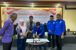 Optimalkan Pengawasan Partisipatif, Bawaslu dan KNPI Barru Tandatangani Perjanjian Kerjasama