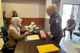 Kejari Parepare Gandeng RSUD Andi Makkasau Lakukan Tes Urine 70 Pegawai