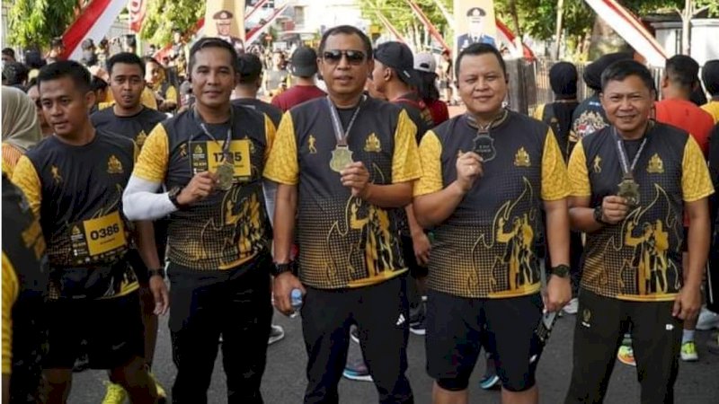 Lari maraton 10 km dan 5 km bertajuk Bhayangkara Run 2024 di Kota Parepare, dibanjiri peserta.