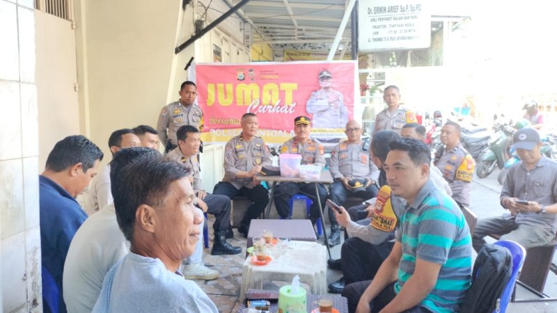 Polsek Bontoala Laksanakan Jumat Curhat di Warkop, ini Tujuannya