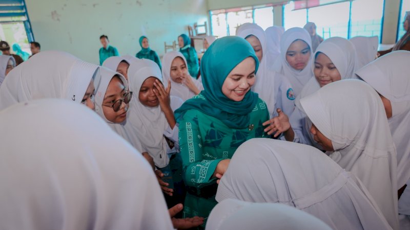 Plt. Ketua TP PKK Barru Kampanyekan Pencegahan Stunting dan Aksi Bergizi di SMAN 1 Barru