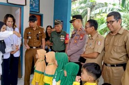TNI-Polri dan Pihak Kecamatan Kompak Hadiri Kegiatan PIN Polio 2024 di Sabbangparu