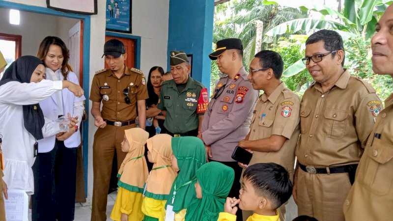 TNI-Polri dan Pihak Kecamatan Kompak Hadiri Kegiatan PIN Polio 2024 di Sabbangparu