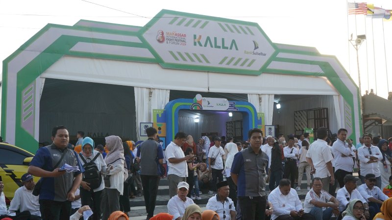 Suasana kermaian di gate 3 dan booth exhibition KALLA dalam F8 Makassar. Jumlah penjualan tiket melalui Kallafriends telah melebihi 15.000 tiket.