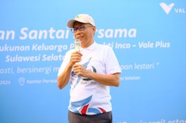 HUT Ke-56, Purnabakti PT Vale Antusias Jalan Santai dan Bersihkan Lingkungan di Losari