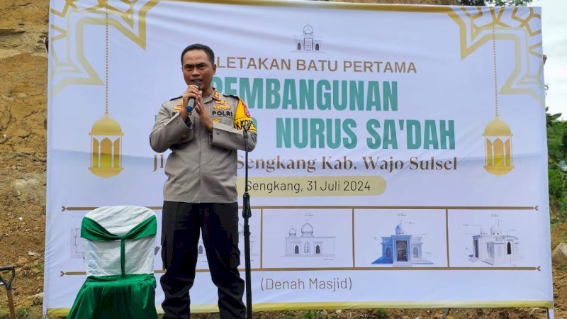 Kapolres Wajo Hadiri Peletakan Batu Pertama Pembangunan Masjid Nurus Sa’dah