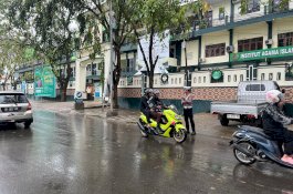 Satlantas Polres Wajo Cegah Kecelakaan dengan Pengamanan dan Pengaturan Arus Lalin Pagi Hari