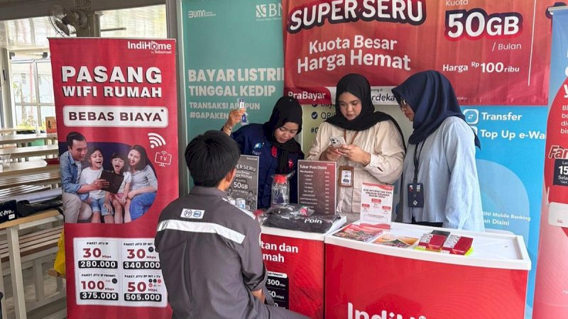 Telkomsel Siapkan Jaringan Broadband 5G Terdepan di IKN_3-4: Telkomsel juga telah menyiapkan produk dan pusat layanan pelanggan di area kedatangan Bandara Sultan Aji Muhammad Sulaiman Sepinggan Balikpapan dan GraPARI Nusantara IKN. Titik layanan pelanggan tersebut menyediakan berbagai kebutuhan produk dan layanan Telkomsel yang dirancang untuk memberikan kemudahan akses bagi seluruh pelanggan dalam memenuhi beragam kebutuhan komunikasinya.