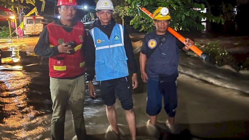 Tim gerak cepat PLN mengamankan pasokan Listrik di daerah terdampak Banjir di Sidrap