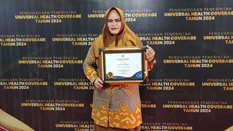 Parepare Kembali Menerima Penghargaan UHC Award Kategori Utama