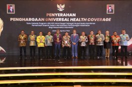 Pemkab Wajo Menerima Penghargaan UHC Awards Dari Wapres Ma'ruf Amin