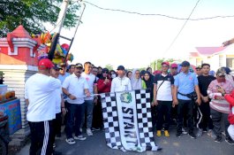 Sambut HUT RI ke-79, Wabup Gowa Lepas Peserta Jalan Santai