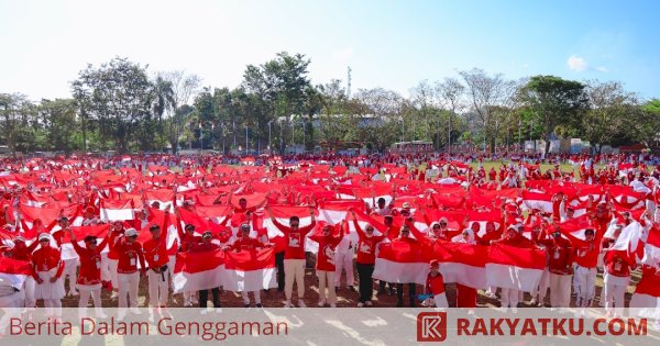 Ribuan Warga Barru Padati Lapangan, Semarakkan HUT RI ke-79 dengan Senam Massal