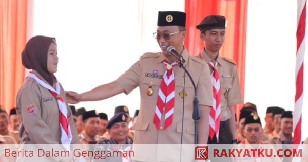 Pimpin Upacara Hari Besar Pramuka, Pj Gubernur Sulsel Serahkan Penghargaan untuk Tokoh yang Berjasa