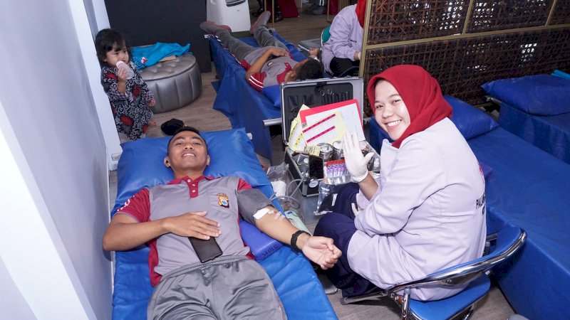 salah satu kegiatan CSR yang dilakukan Mercure Makassar menyambut Hut ke-5 