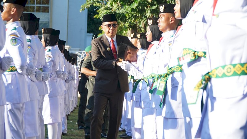 Akbar Ali Kukuhkan Paskibra, Sebut Pelatihan Paskibra di Parepare Lebih Keras dari IKN