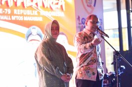 Ketua TP PKK Kota Makassar Dampingi Wali Kota Makassar Hadiri Pesta Rakyat di Tiga Kecamatan