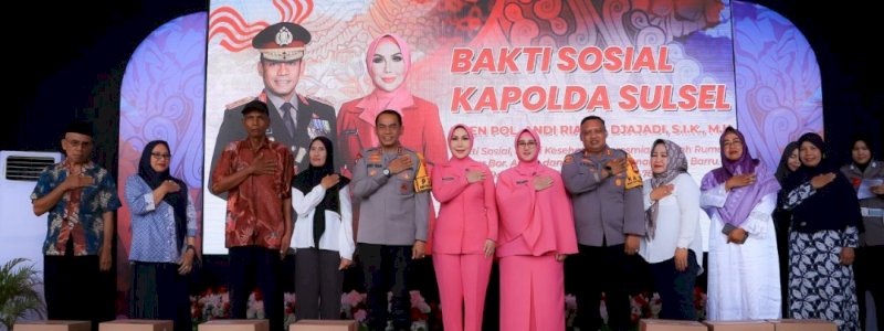 Ribuan Warga Barru Antusias Ikuti Bakti Sosial Kapolda Sulsel