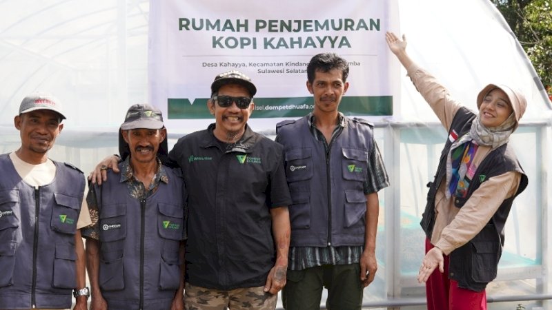 Chiki Fawzi dan Daeng Uki Apresiasi Dompet Dhuafa Sulsel dalam Pemberdayaan Kopi di Desa Kahayya, Bulukumba