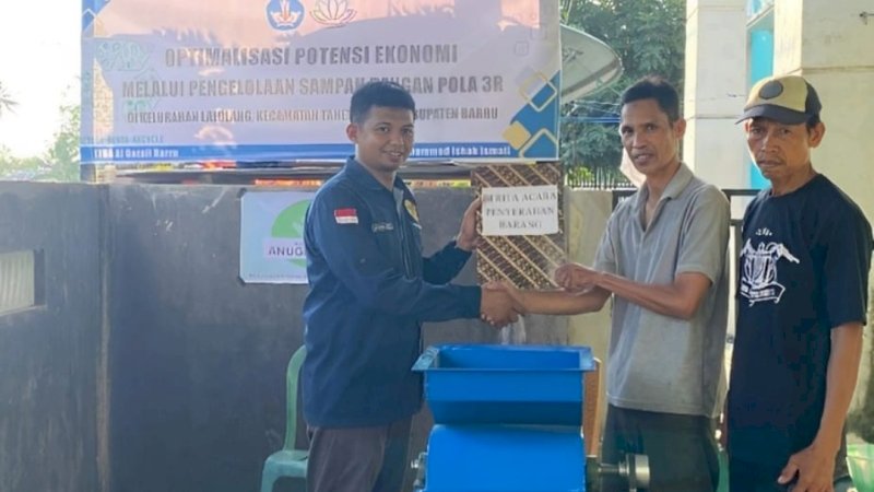 Optimalisasi Potensi Ekonomi Melalui Pengelolaan Sampah dengan Pola 3R di Kelurahan Lalolang Barru