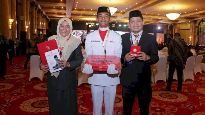 Wabup Maros Suhartina Terima Langsung Duplikat Bendera Pusaka dari BPIP