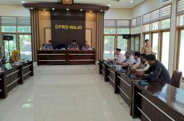 DPRD Wajo Terima Aspirasi Tentang Larangan Penerbitan Surat Domisili