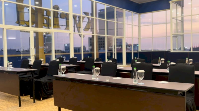 Khayangan meeting room yang berada dirooftop kyriad Haka Makassar