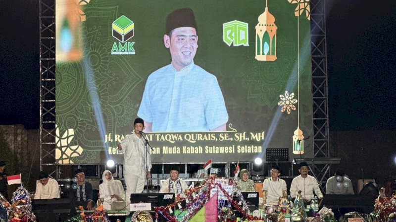 Anggota DPRD Kota Makassar, Rachmat Taqwa Quraisy (RTQ) saat Peringatan Maulid Akbar di Lapangan Antang, Jalan Antang Raya Kota Makassar, Sabtu malam 21/9/2024.