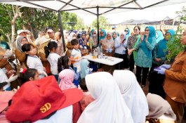 Penjabat Ketua TP PKK Sulsel Ninuk Triyanti Zudan Resmikan Taman Herbal Makassar