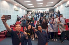 Telkomsel  dan Viu Gelar Nonton Bareng dan Talkshow Serial “Dia Angkasa”, Karya Penulis Mahasiswa Universitas Hasanuddin