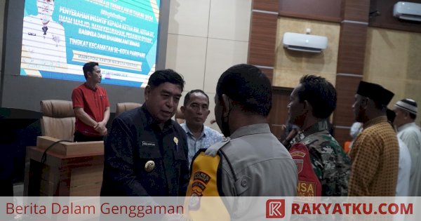 Pj Wali Kota Parepare Serahkan Insentif ke Ribuan Tokoh Masyarakat