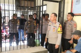 Wakapolres Wajo Periksa Kondisi Ruangan Tahanan