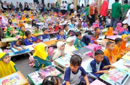 Jelang HUT ke-355 Sulsel, Ratusan Anak di Gowa Ikut Gerakan Gemar Makan Telur dan Lomba Mewarnai