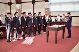 Gubernur Prof Zudan Lantik 7 Anggota KPID Sulsel 