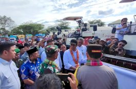 Kunjungan Kerja ke Gowa, Mentan Ingatkan Distributor Pupuk Tak Macam-macam