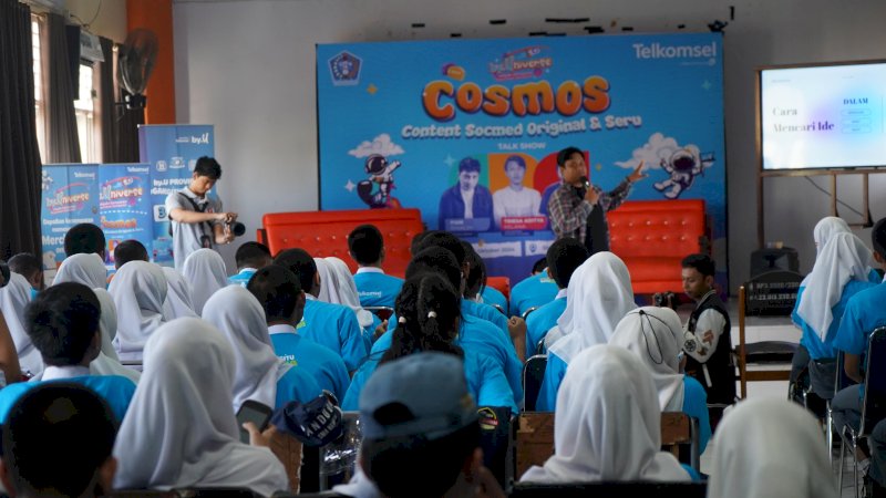 by.u hadir di SMAN 2 Makassar