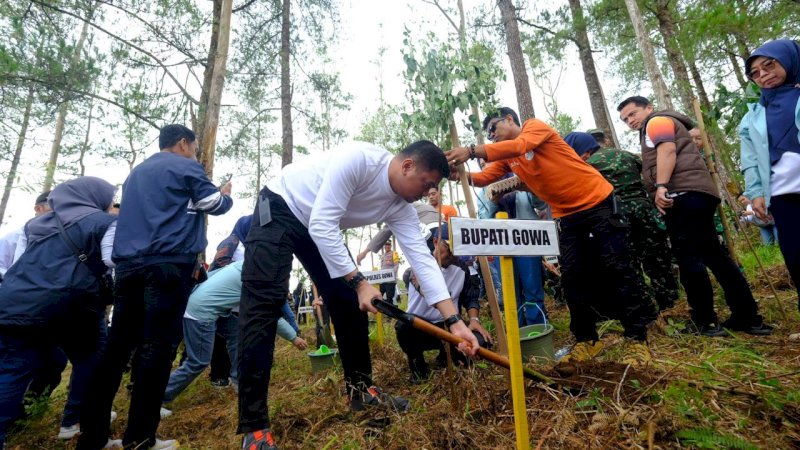 Jelang HJG ke-704, Pemkab Gowa Tanam Pohon di Lahan Kritis