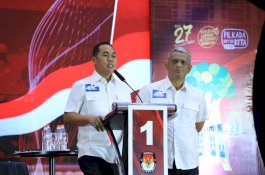 Pasangan AR-Rahman Tampil Percaya Diri Dalam Debat Kedua Pilkada Wajo