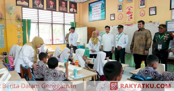 Penjabat Gubernur Sulsel Prof Zudan Dampingi Wapres Tinjau Makan Bergizi Gratis di Maros