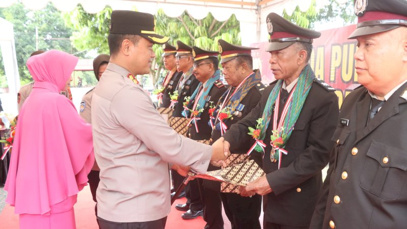 Sejumlah Perwira Masuki Purna Bakti, Kapolres Wajo Menyampaikan Apresiasi