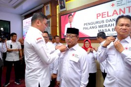 Adnan Purichta Ichsan Lantik Pengurus dan Dewan Kehormatan PMI Gowa