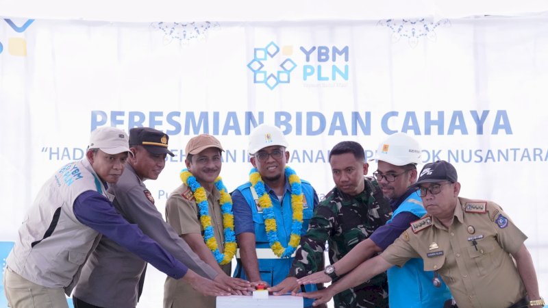 Peresmian program SuperSUN di Pulau Liukang Loe, Kabupaten Bulukumba yang kini masyarakat pulau telah menikmati listrik 24 jam PLN.