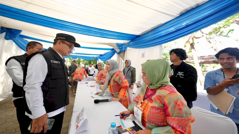 Momen Ketika Sekda Sulsel Tinjau Pencoblosan Pilkada di Kabupaten Gowa