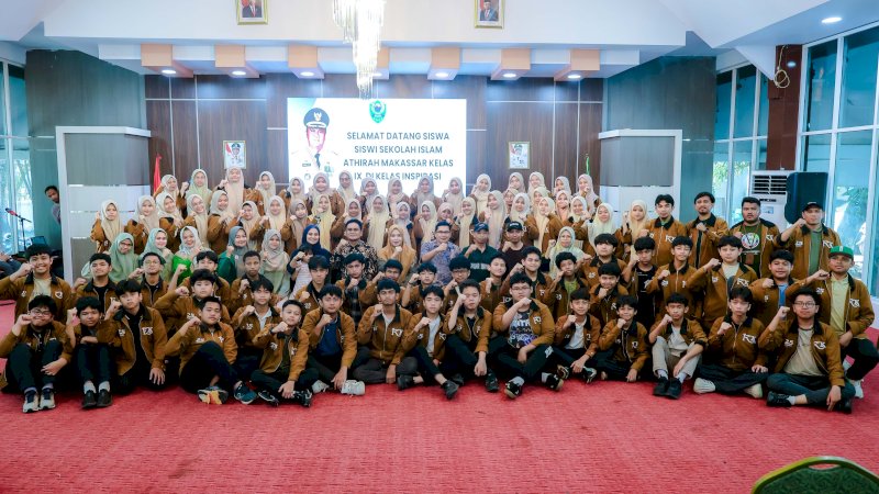 Bupati Barru Sambut Siswa Siswi SMP Islam Athirah Makassar