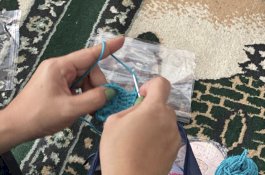 Warga Binaan Perempuan Rutan Makassar Mengembangkan Potensi dengan Merajut