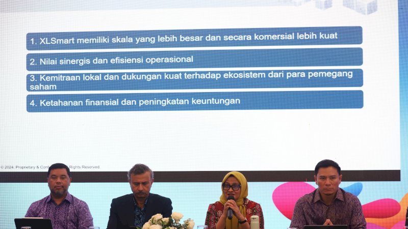 Pengumuman merger XL Axiata dan Smartfren