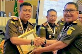 Kejari Wajo Raih Tiga Penghargaan Terbaik di Rakerda Tahun 2024