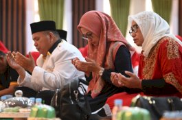 Badan Kontak Majelis Taklim (BKMT) Kabupaten Luwu Utara menggelar Pengajian Akbar