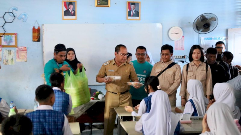 Wali Kota Makassar Tinjau Kick Off Program Makan Bergizi Gratis