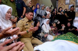 Bupati Gowa Melayat ke Rumah Duka Ustaz Usman Jasad